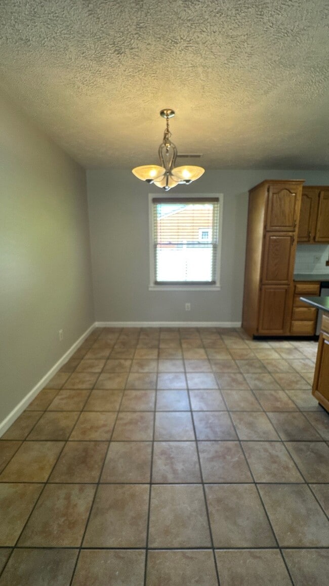 Building Photo - 5321 Juanita Ln