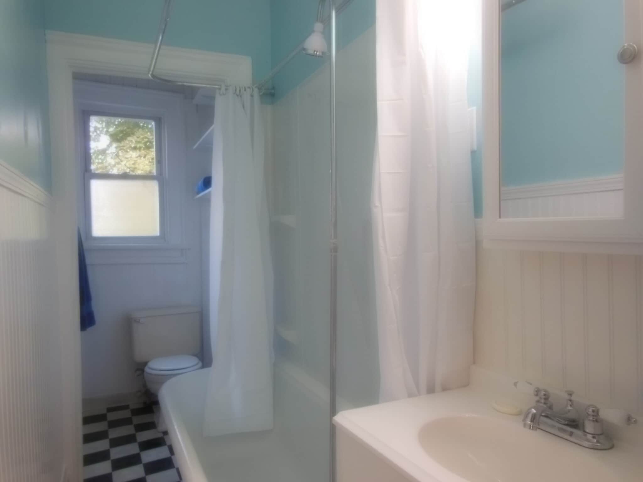 Building Photo - 196 Adam St