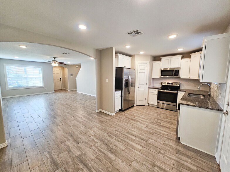 Building Photo - 6632 Leightyn Ln