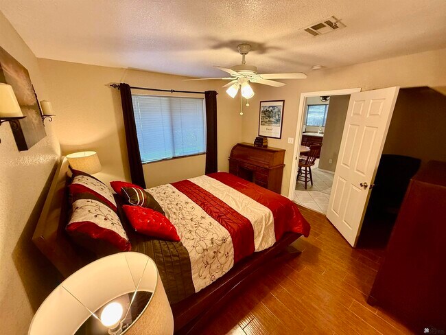 Building Photo - 10685 Calle Raquel