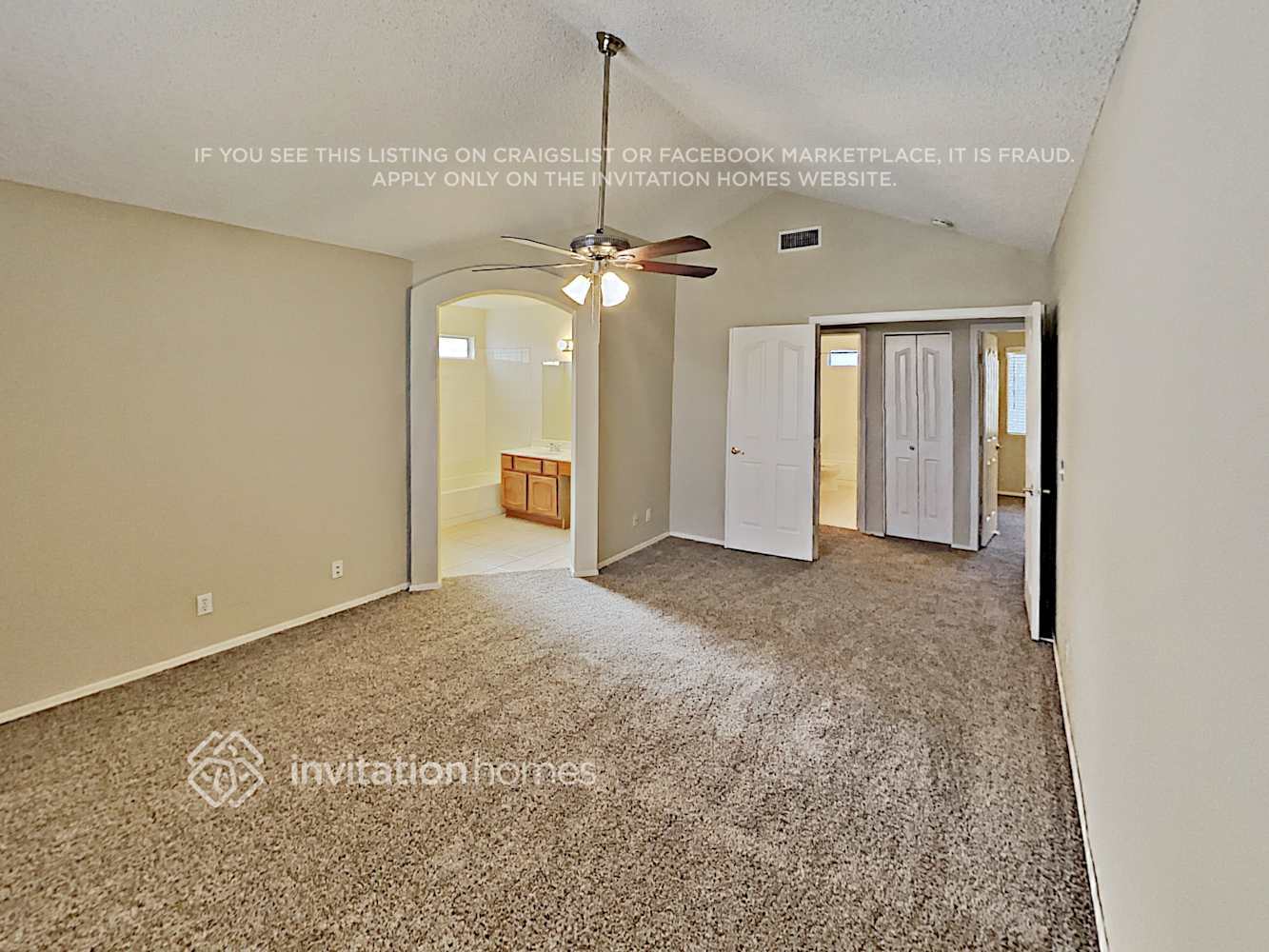 Building Photo - 1022 S Surfside Dr