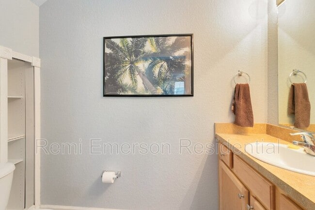 Building Photo - 5800 Lake Pointe Village Cir