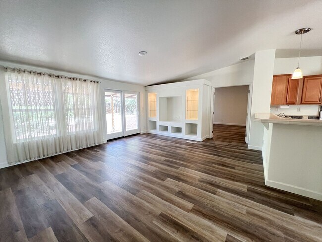 Building Photo - HOUSE - CORNVILLE - OAK CREEK VALLEY