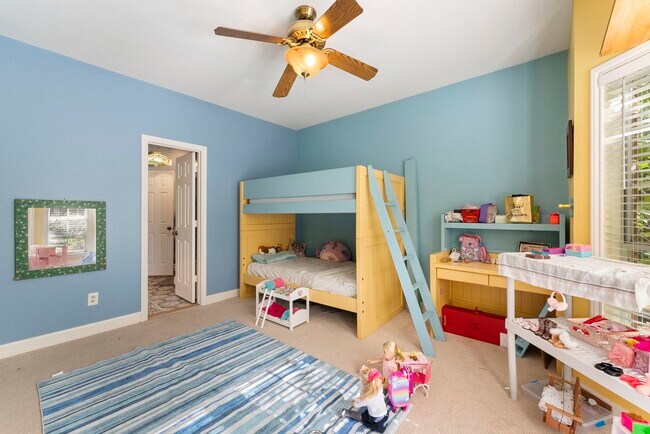 Building Photo - 11 Hornsilver Pl