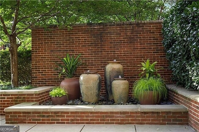 Building Photo - 1820 Peachtree St NW