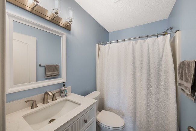 Building Photo - 2924 Tuckland Dr