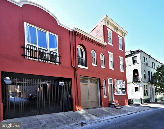 Building Photo - 107 S Van Pelt St