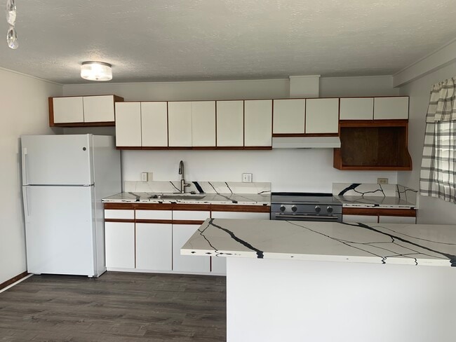 Building Photo - 3340 Ala Laulani St