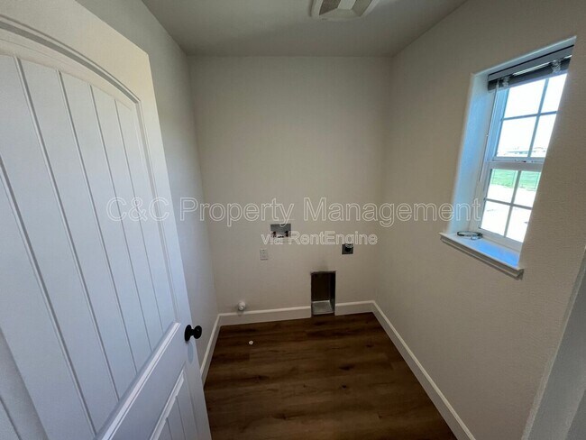 Building Photo - 5078 Palisade Ave