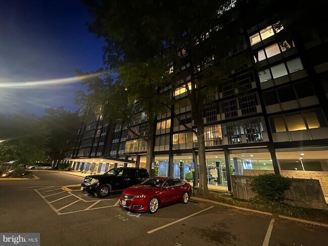 Building Photo - 1301 Delaware Ave SW