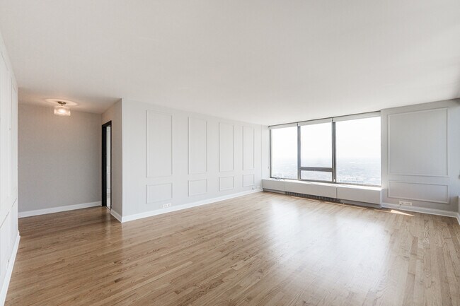 Building Photo - 2800 N Lake Shore Dr