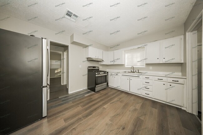 Building Photo - 3316 SW 51st St