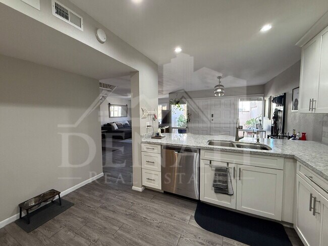 Building Photo - 7920 E Arlington Rd