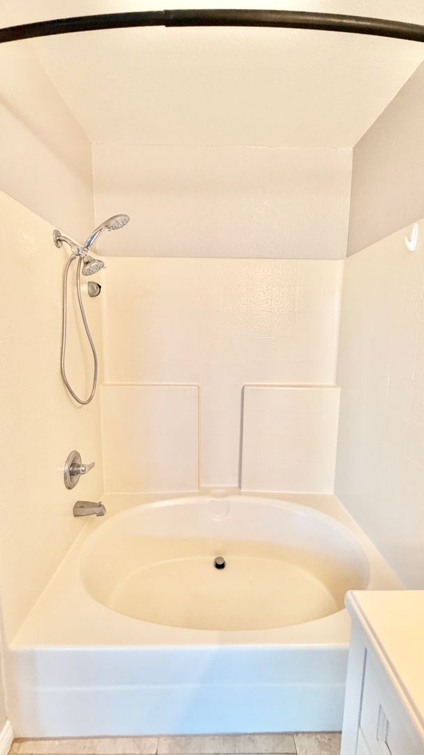 Building Photo - Wonderful Single-Story Home in the Darling Lake Rancho Viejo HOA Community of Fallbrook!