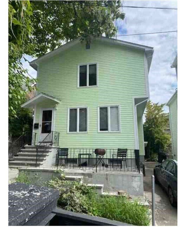 Building Photo - 119 Yorktown St