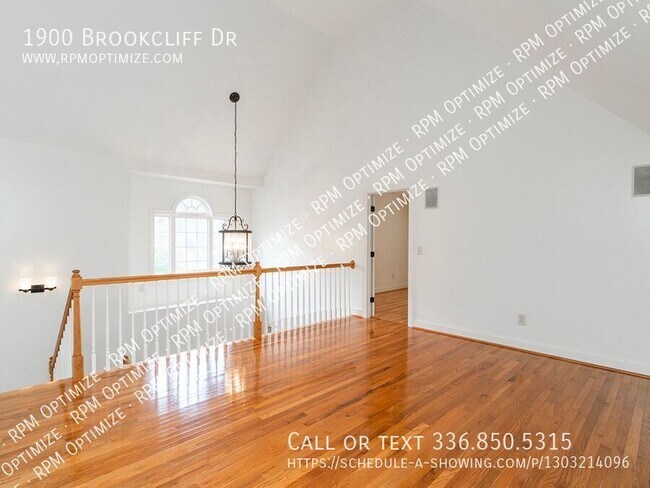 Building Photo - 1900 Brookcliff Dr