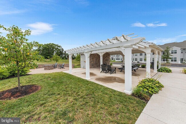 Building Photo - 342 Ridgewood Dr