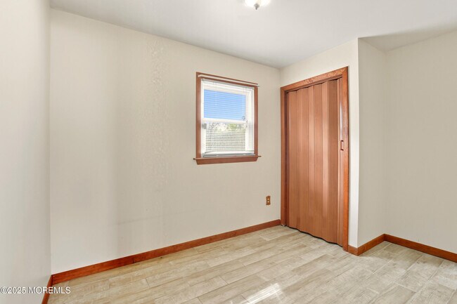 Building Photo - 468 Brookforest Dr