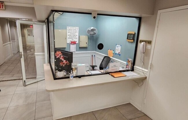 Building Photo - Newly Renovated Condo Located In Highly Desirable Area Of Forest Acres!