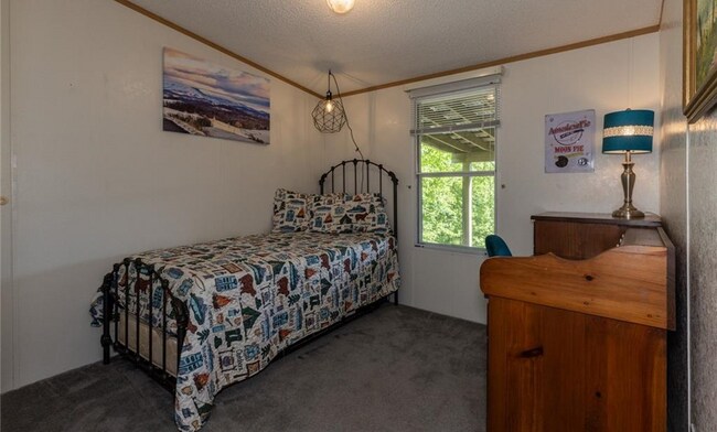 room number 2 - 511 Leon Coffey Rd
