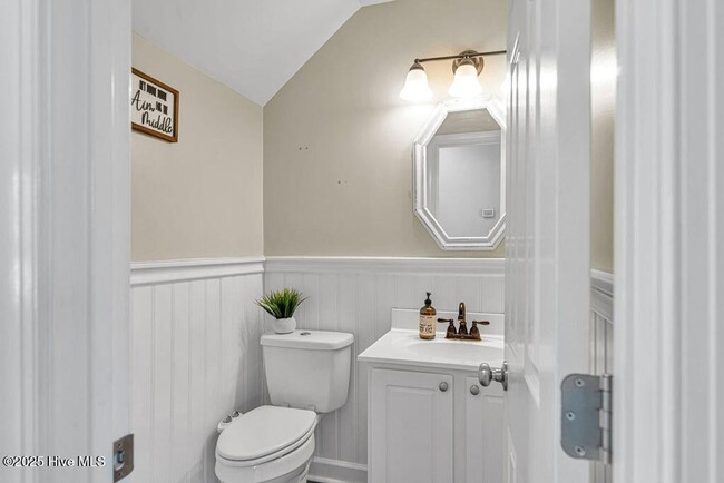 Building Photo - Welcome to Woodlands!