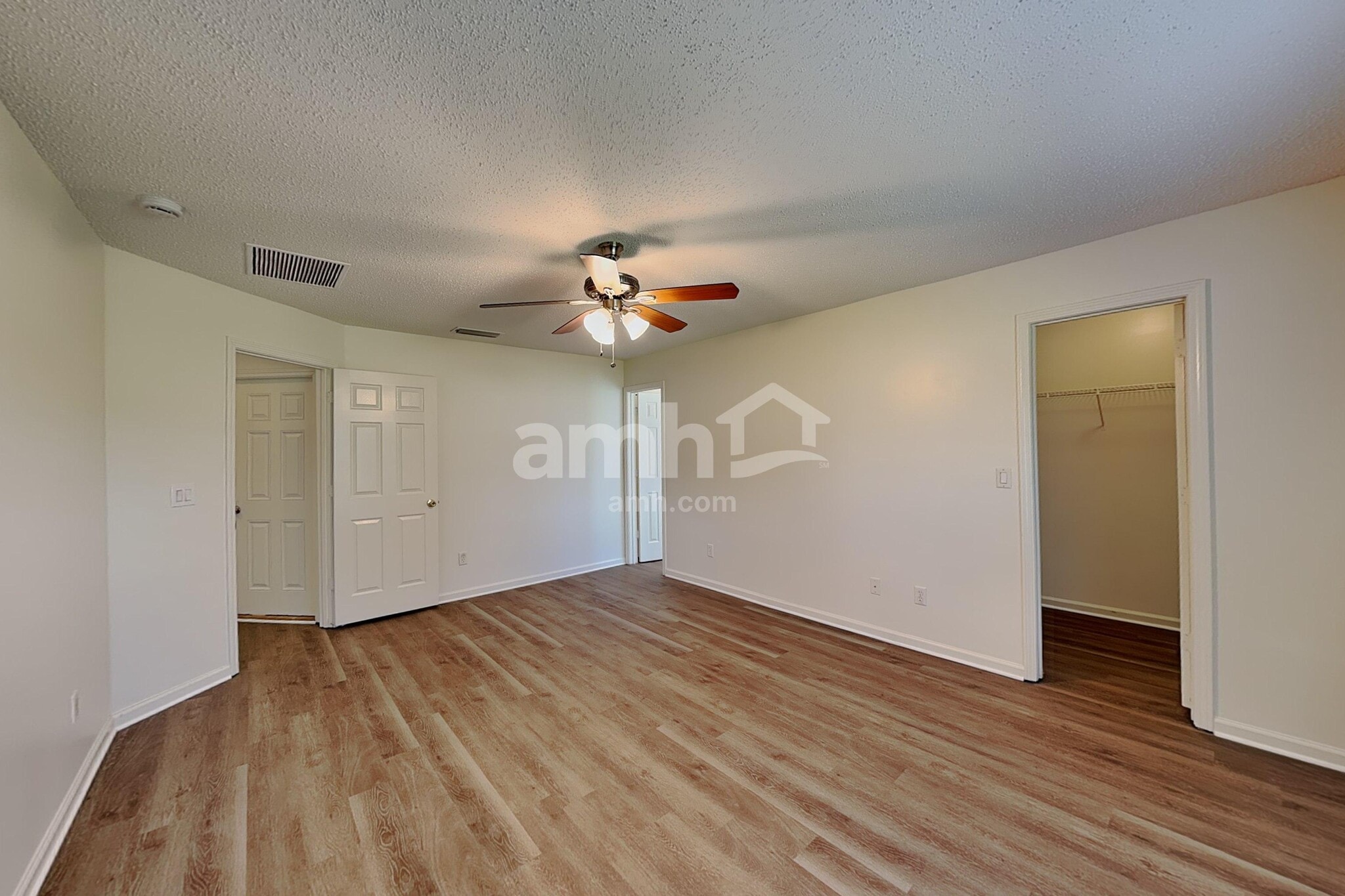 Building Photo - 11609 Deep Springs Dr N