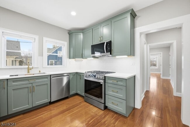 Building Photo - 16 Munn St