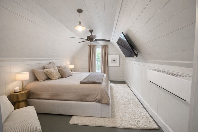 Building Photo - 5036 Golden Forest Dr