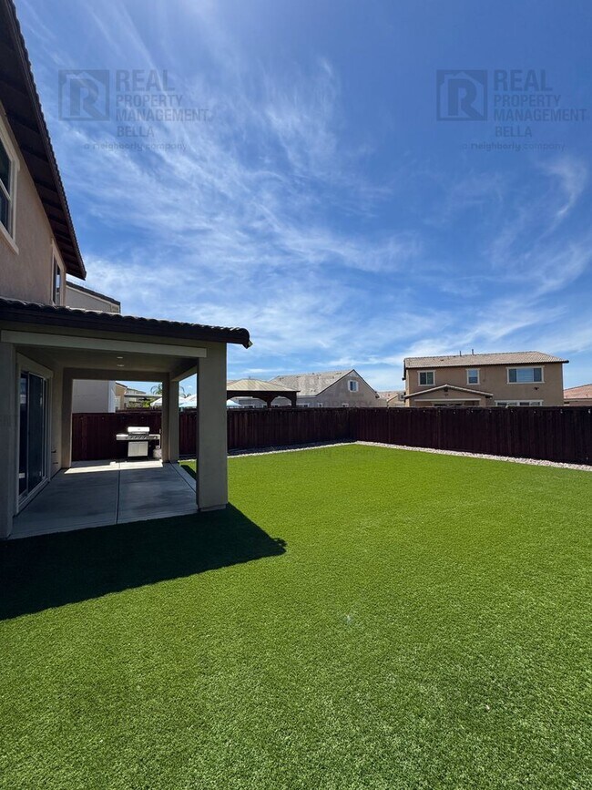 Building Photo - Cul-De-Sac Home in Heritage Lake Featuring Downstairs Bedroom & Bath + Loft