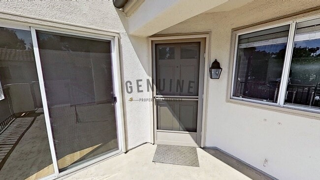 Building Photo - 2Bd 1Ba Condo in Newport Beach