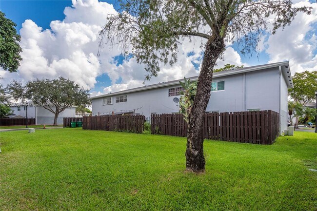 Building Photo - 1824 SW 81st Way