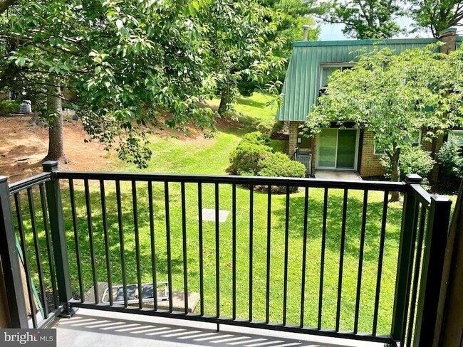 Building Photo - 506 Meadowview Ln