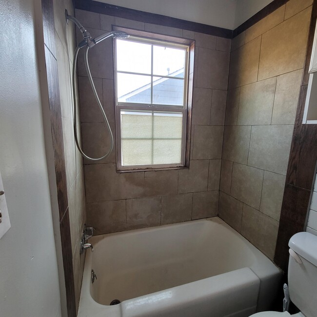 Building Photo - 818 S Terrace Dr