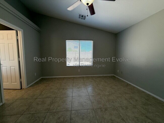 Building Photo - 11728 W Avenida Del Sol