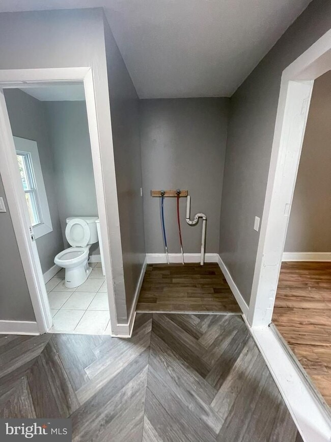 Building Photo - 3 Bedroom 1.5 Bathroom Home.