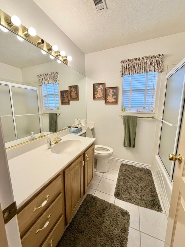 Building Photo - 3 Bed 2 Bath Home in Meadow Creak!! 55+ Community!!!
