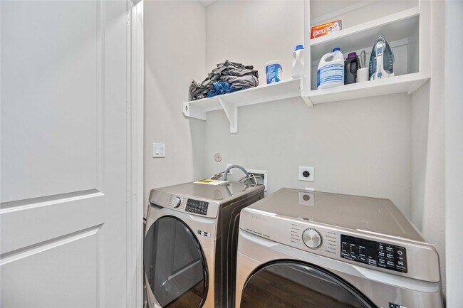 Building Photo - 5821 Kansas St