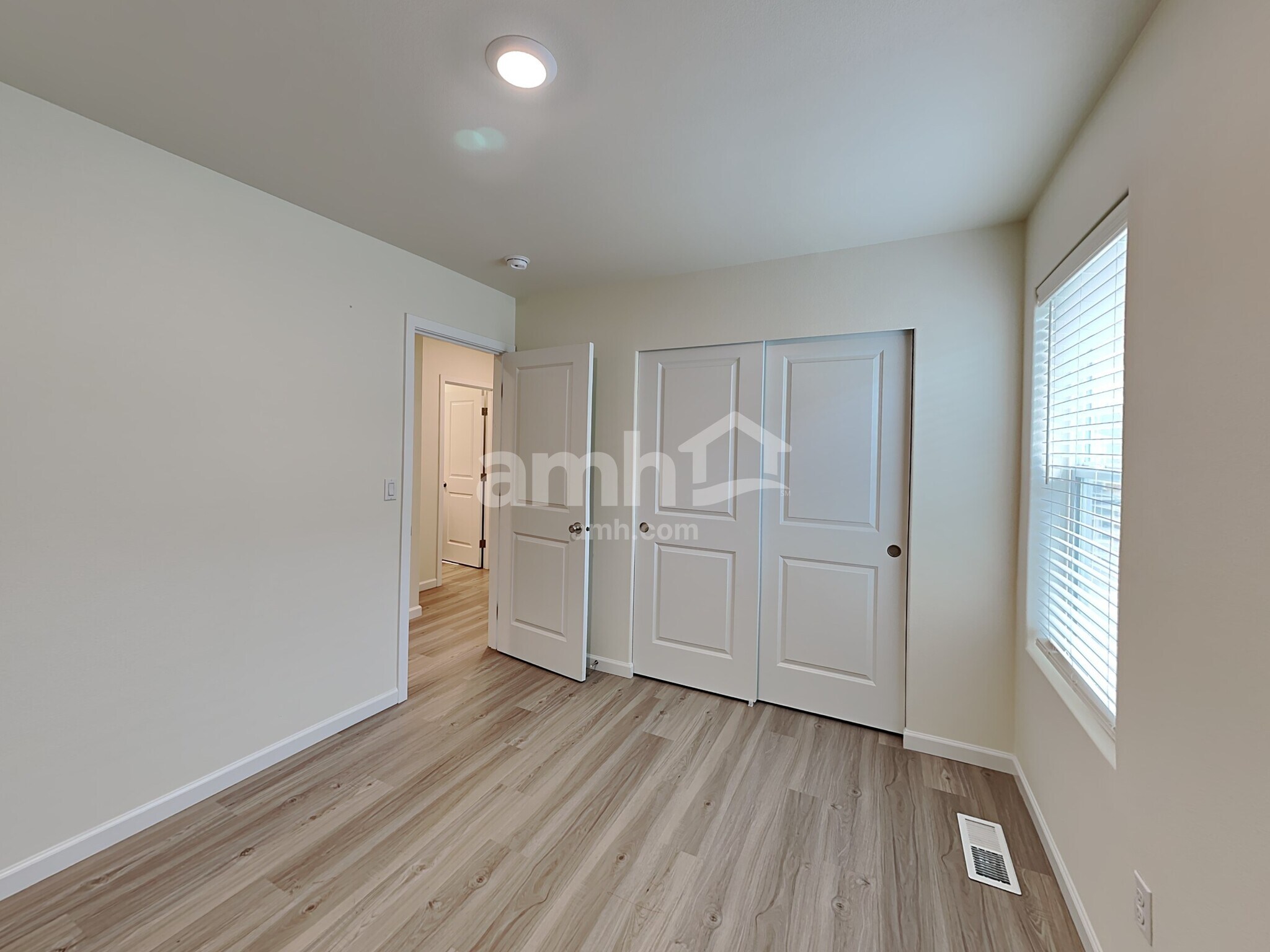 Building Photo - 1221 W 17th Ave