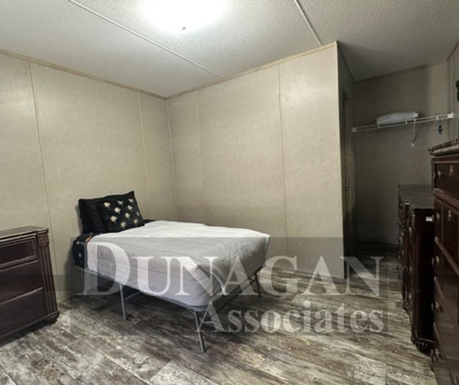 Building Photo - 4 Bedroom 4 Bath Mobile Home- Fully Furnished