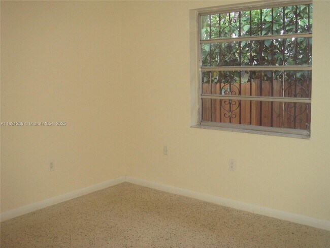 Building Photo - 1129 SW 11th Ave