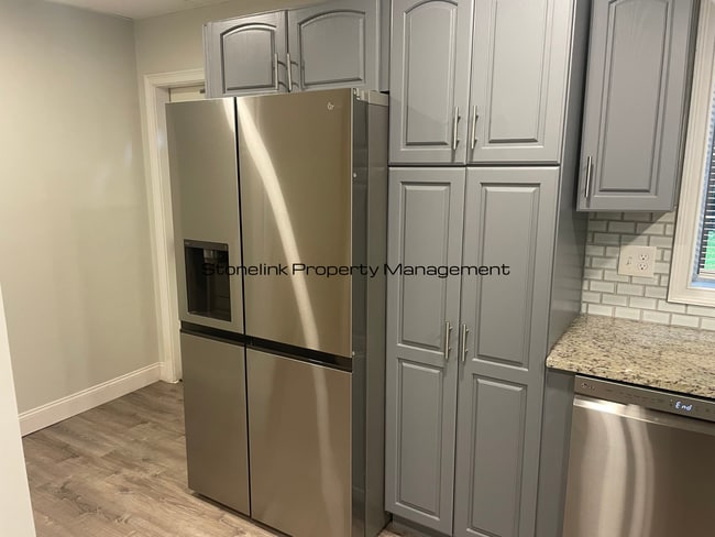Building Photo - Fully Renovated Condo For Rent in Barrington!