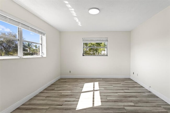 Building Photo - 493 NW 43rd St