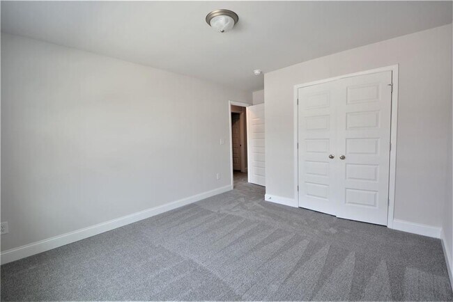 Building Photo - 2966 Chene Dr