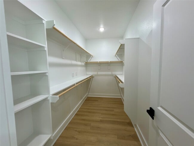 Building Photo - 1806 Benson St