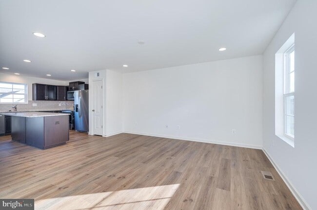 Building Photo - 192 Ludgate Mnr