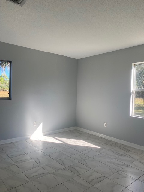 Building Photo - 3/1.5 DeLand, Walk to the Sunrail! $2,000/...