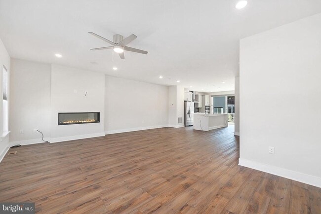 Building Photo - 1743 Riverbluff Ave