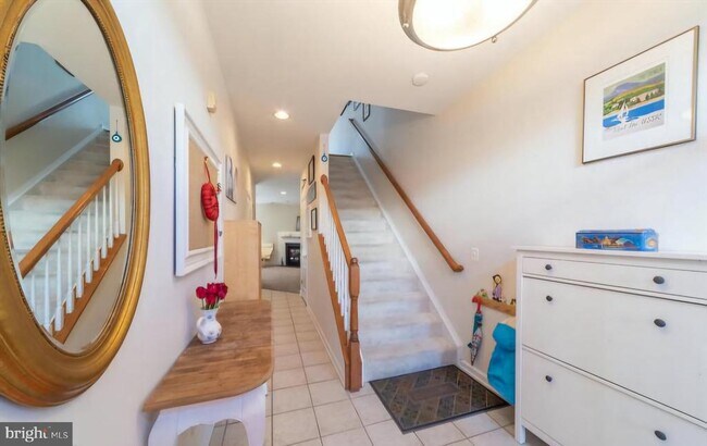 Building Photo - 6931 Rolling Creek Way