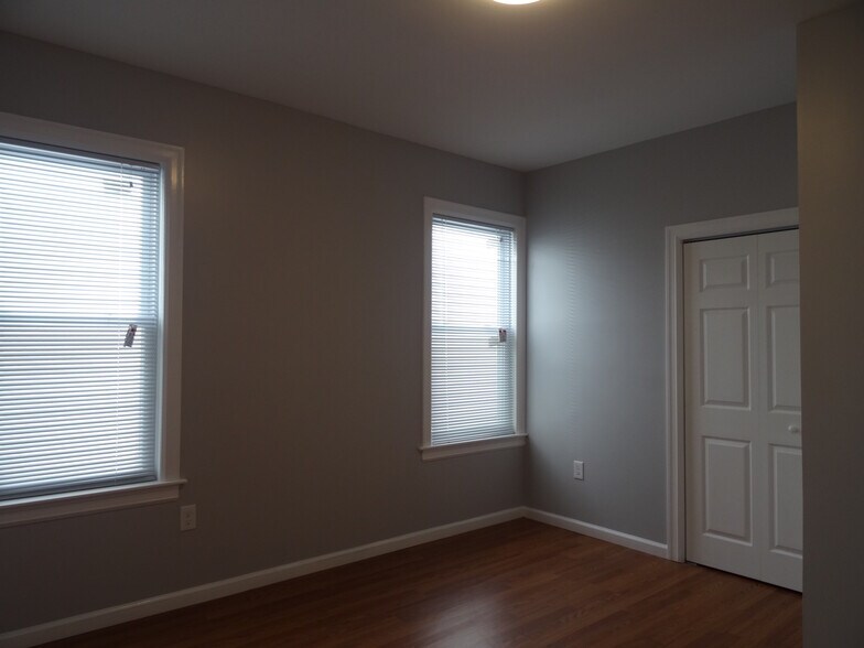 Building Photo - 44 Charles St