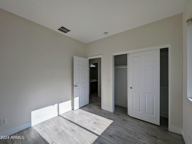 Building Photo - 15432 W Tasha Cir
